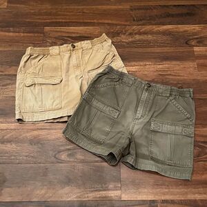 Cabela’s hiking shorts Lot 2 beige / Green mens size 36